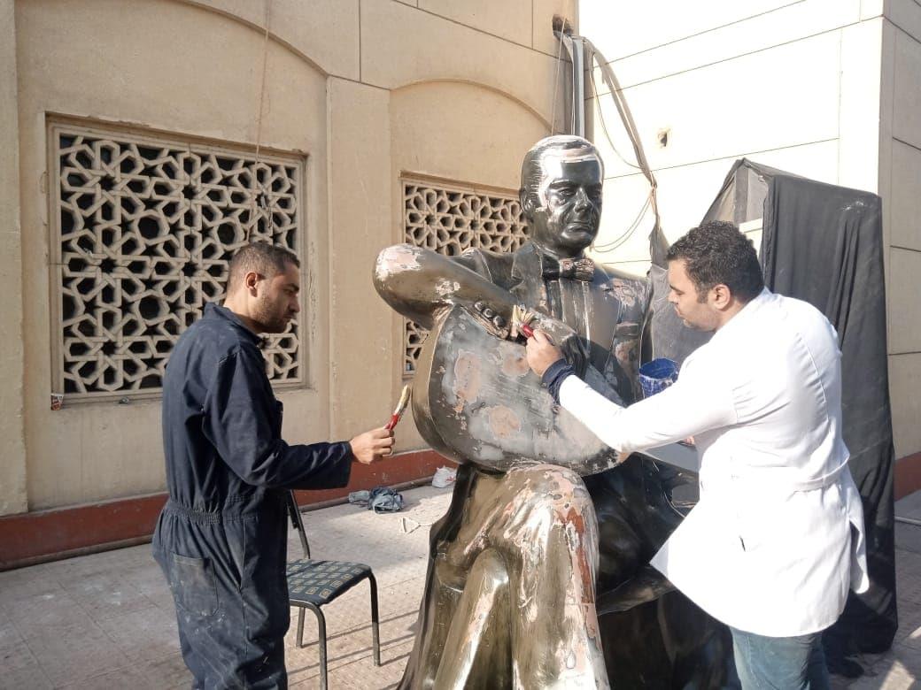 ترميم تمثال فريد الأطرش بساحة الأوبرا