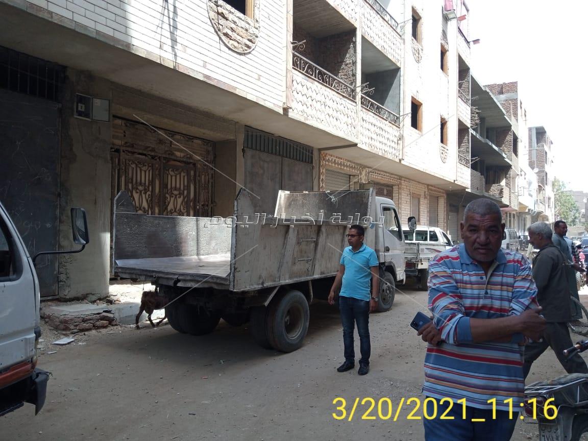 حملات نظافة ووقف أعمال بناء مخالف بشارع أحمد النجم بشوارع حي شرق مدينة الأقصر 