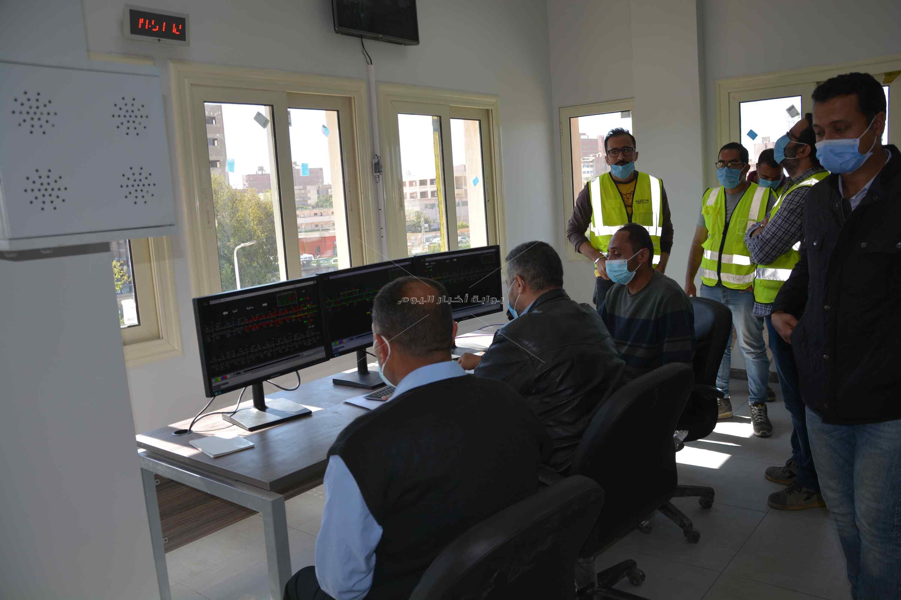 وزير النقل ومحافظ المنيا يشهدان اختبارات برج إشارات سمالوط قبل دخوله الخدمة غدا