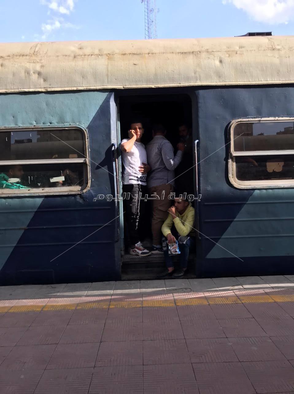 المعاناة تتحول إلى راحة ورفاهية.. القطار «الروسى» يكسب «المميز»| صور