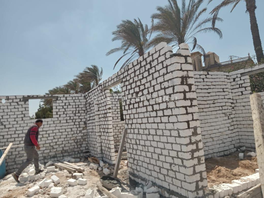إزالة حالات تعدي بناء مخالف في منشأة القناطر بالجيزة| صور