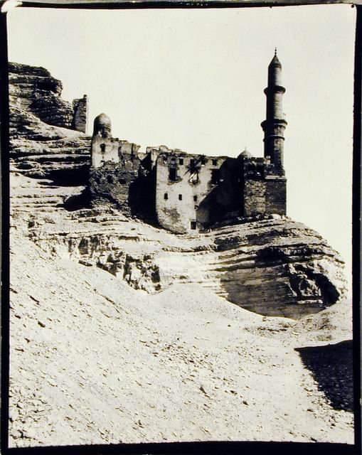 20 صورة تحكي عن مسجد «شاهين الخلوتي» المنحوت في الجبل 