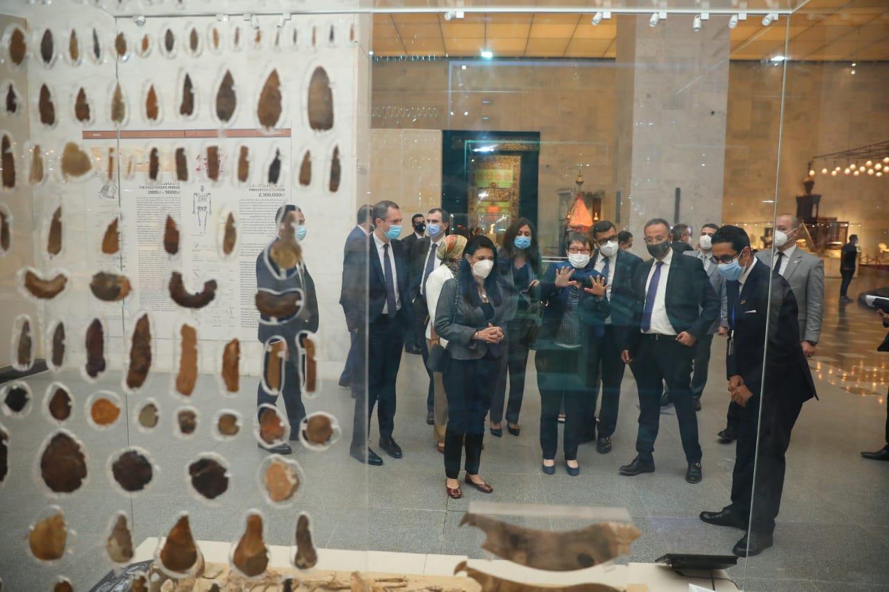   المشاط تصطحب رئيسة البنك الأوروبي في زيارة للمتحف القومي الحضارة 