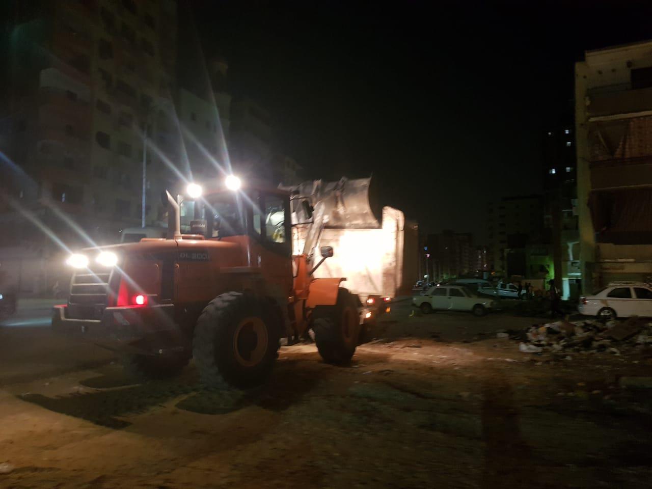 رفع مخلفات شارع السادات في الطالبية بالجيزة| صور