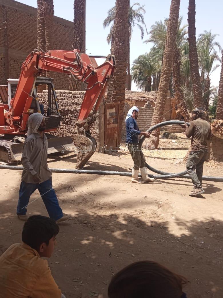 محافظ أسيوط يشدد على  الإنتهاء من مشروعات تطوير الريف المصري للمبادرة الرئاسية "حياة كريمة" 