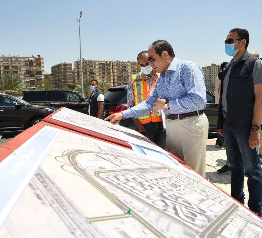 الرئيس السيسي يتفقد أعمال الطرق الجديدة بمنطقة شرق القاهرة