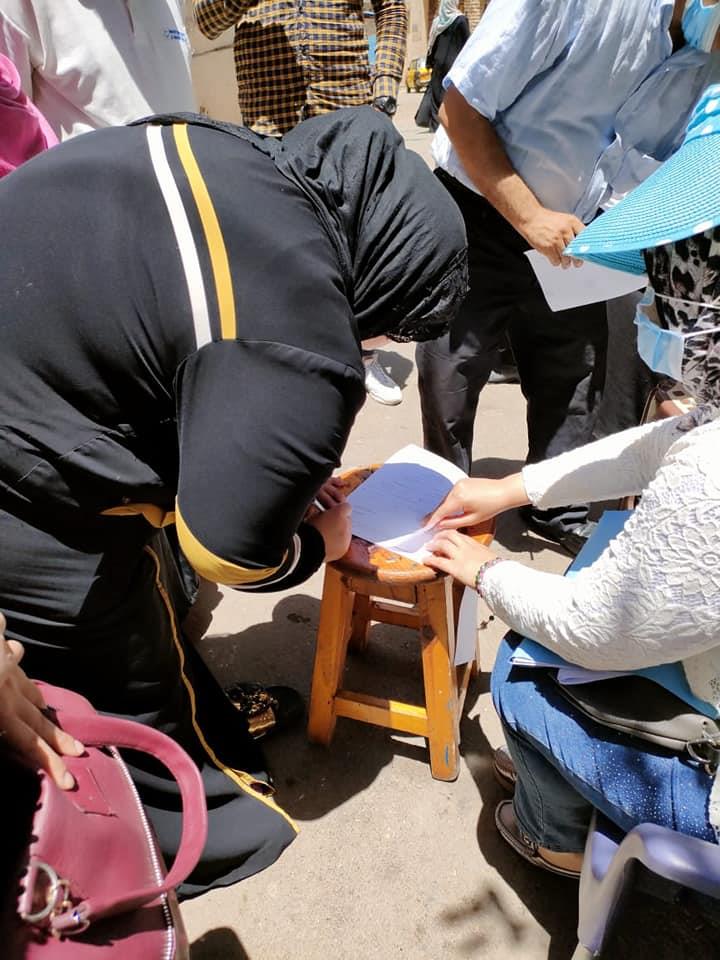 مساعدات عاجلة لـ 15 أسرة بعد إخلاء 5 عقارات بسبب هبوط أرضي بالإسكندرية 