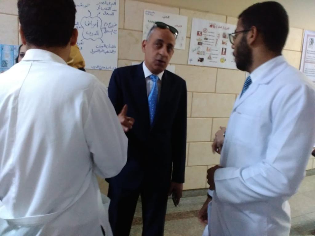 رئيس قسم الأمراض الصدرية.. مصر تفوقت على العديد من دول العالم فى تقديم الخدمة الصحية لمصابى "كورونا"