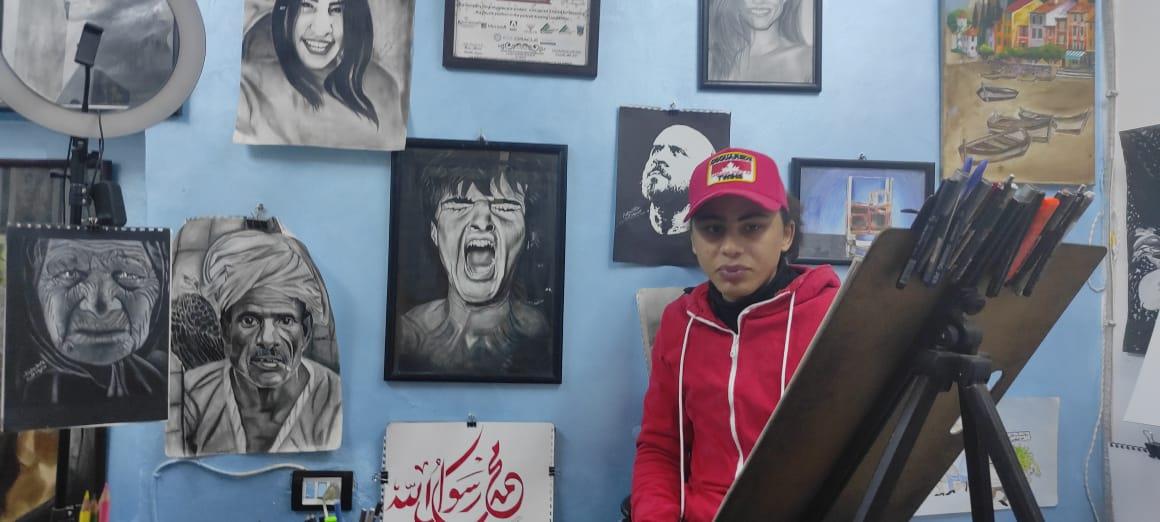 محمد فنان يحول معاناته الى لوحات رائعة بعد خروجه من دار الايتام | فيديو وصور‎‎
