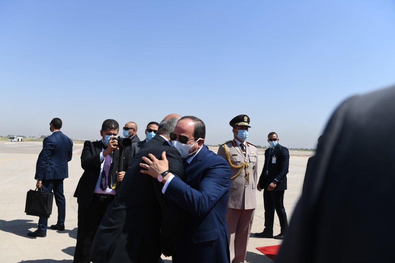 السيسي يلتقي نظيره العراقي في مستهل زيارته لبغداد