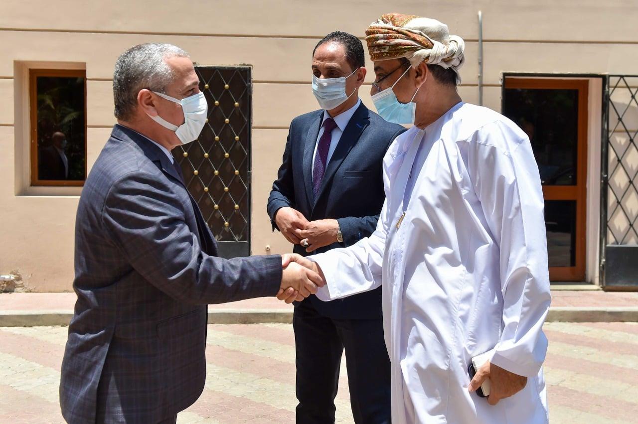 «تعاون في مجال الطباعة».. رئيس الهيئة الوطنية للصحافة يستقبل سفير عمان بالقاهرة
