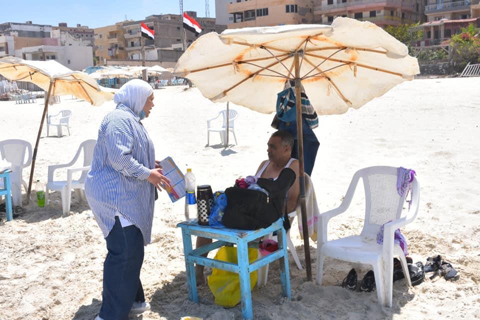 حملة "أعرف حقك" على شواطئ العجمي بالإسكندرية