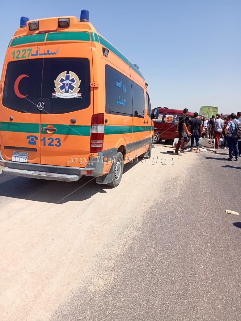 حادث تصادم 4 سيارات بطريق الاسماعيلية - السويس 