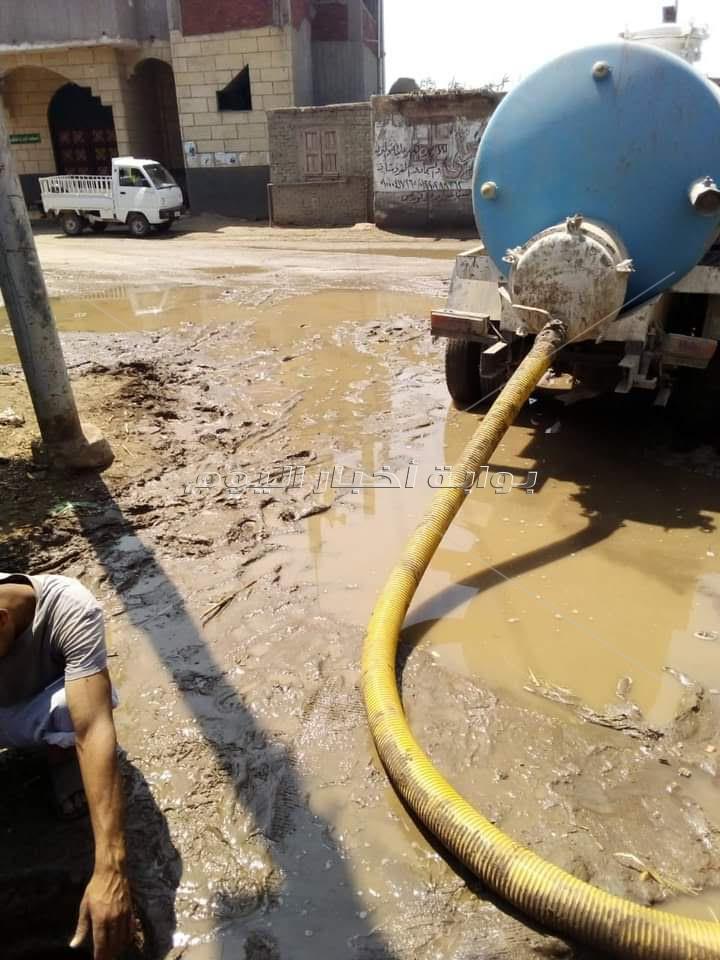 السيطرة علي إنفجار خط مياه بكفر أبو محمود  باشمون