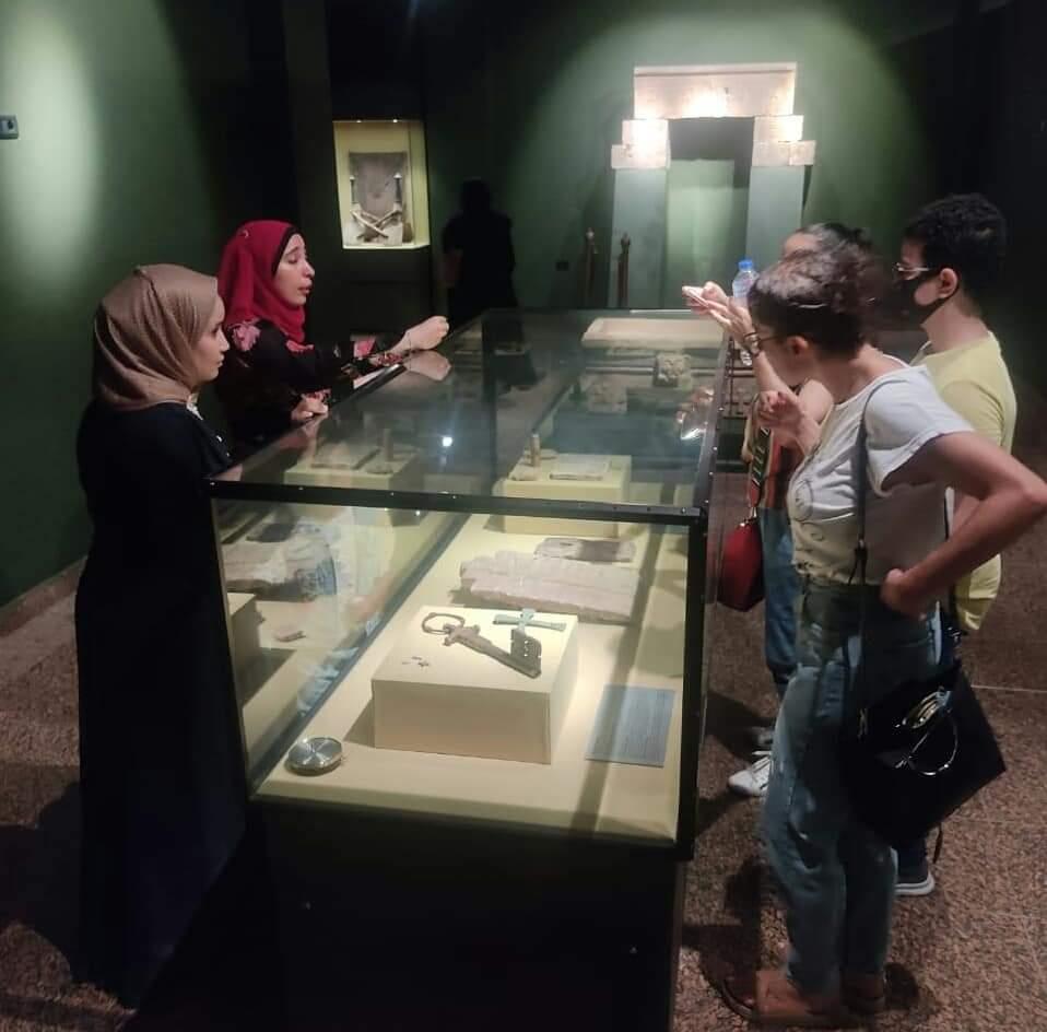 بالصور... متحف سوهاج يستقبل مجموعة من الزائرين 
