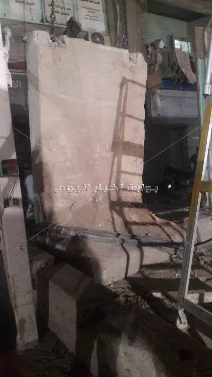 الصور الاولى لسقوط رافعة ونش مترو إمبابة