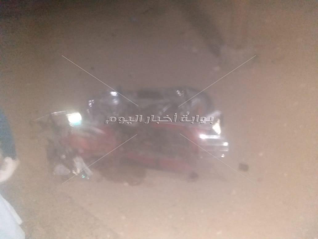إصابة شاب في تصادم سيارة ودراجة بخارية بطريق نجع حمادي الصحراوي 