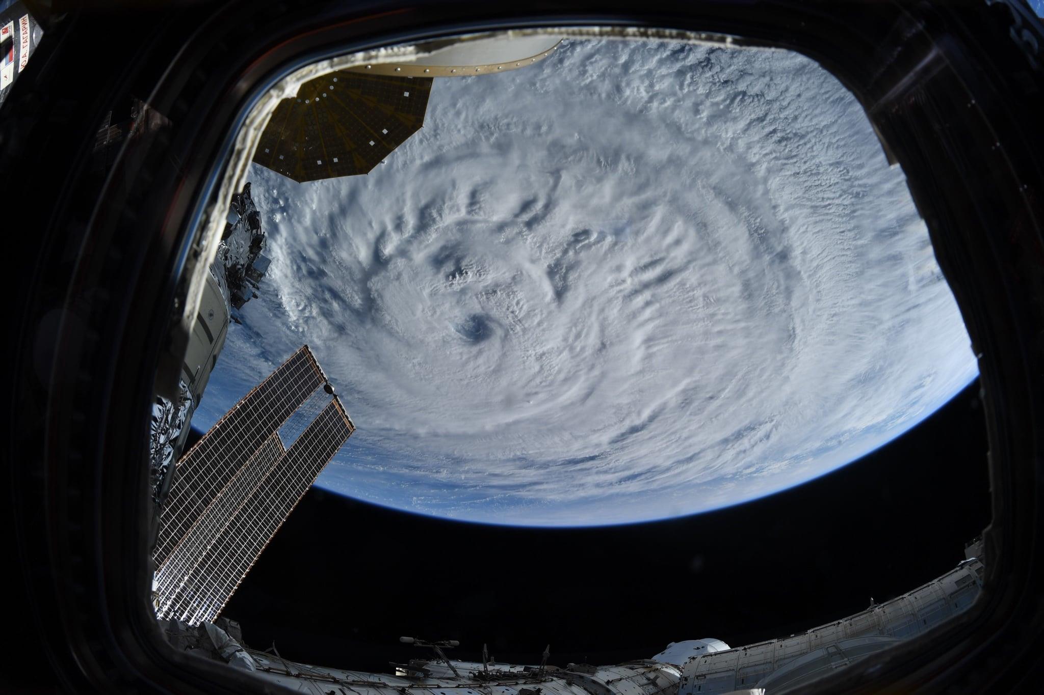 التقاط صور مرعبة  لبؤرة إعصار "لاري" من الفضاء