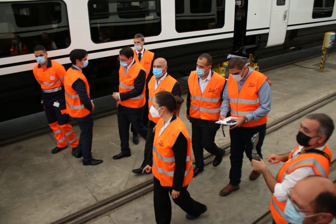 وزير النقل يتفقد تصنيع 6 قطارات تالجو متعاقد عليها لصالح السكك الحديدية |صور 