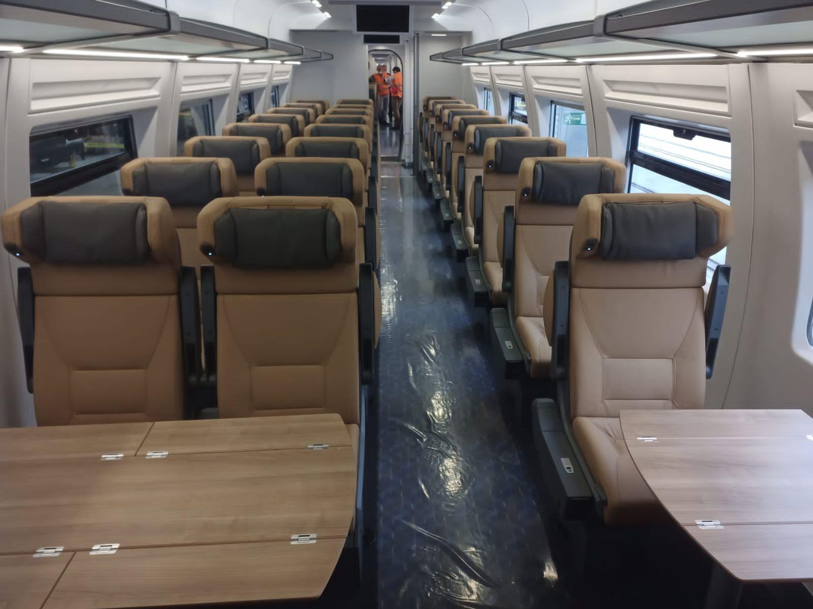 وزير النقل يتفقد تصنيع 6 قطارات تالجو متعاقد عليها لصالح السكك الحديدية |صور 
