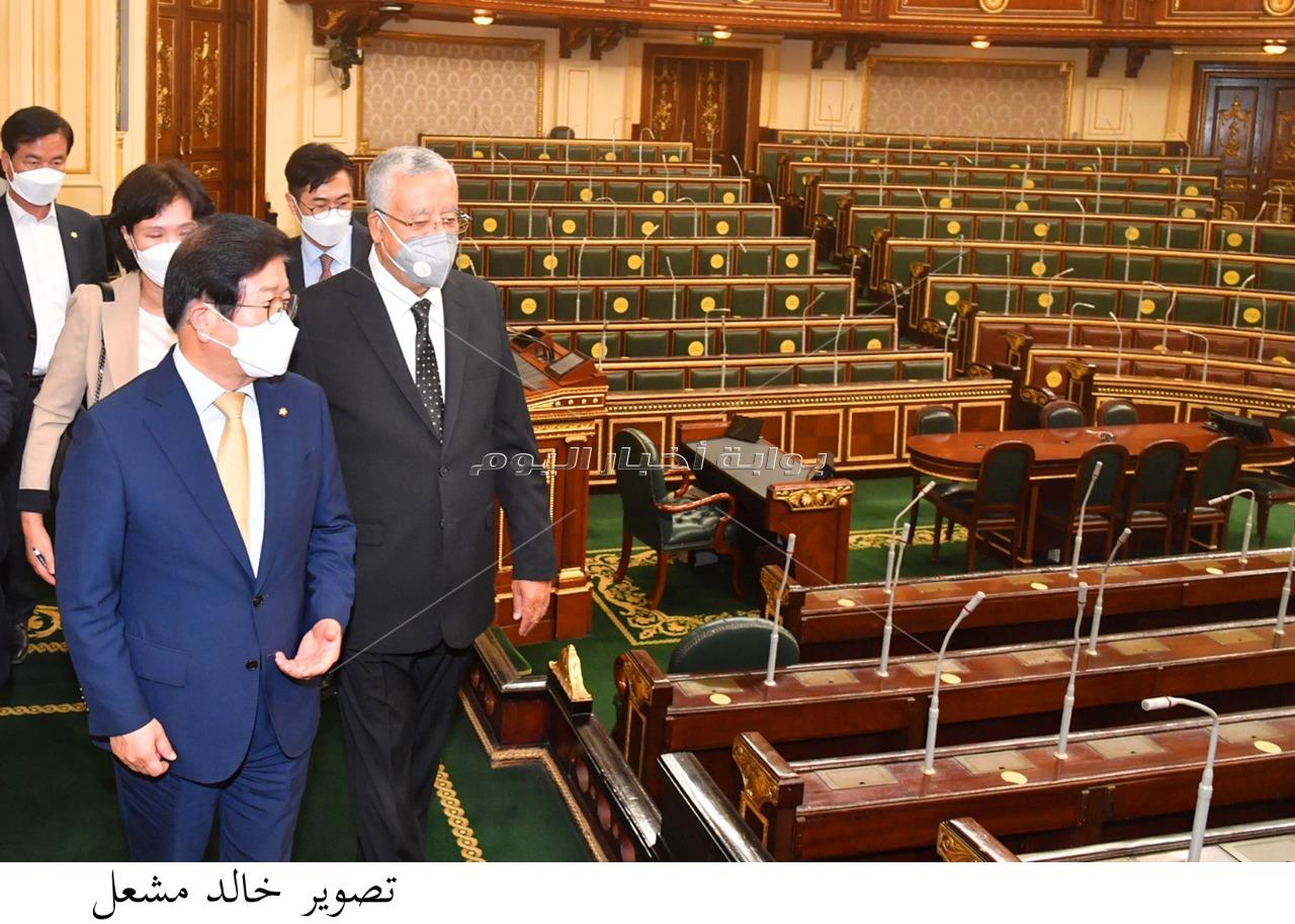 المستشار الدكتور حنفي جبالي يلتقي رئيس الجمعية الوطنية بكوريا الجنوبية