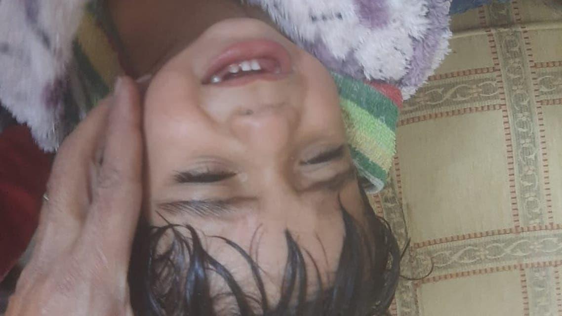 بالصور | إنقاذ طفل عمره عاماً ونصفاً سقط في بئر بالعراق بمساعدة فتى متطوع 