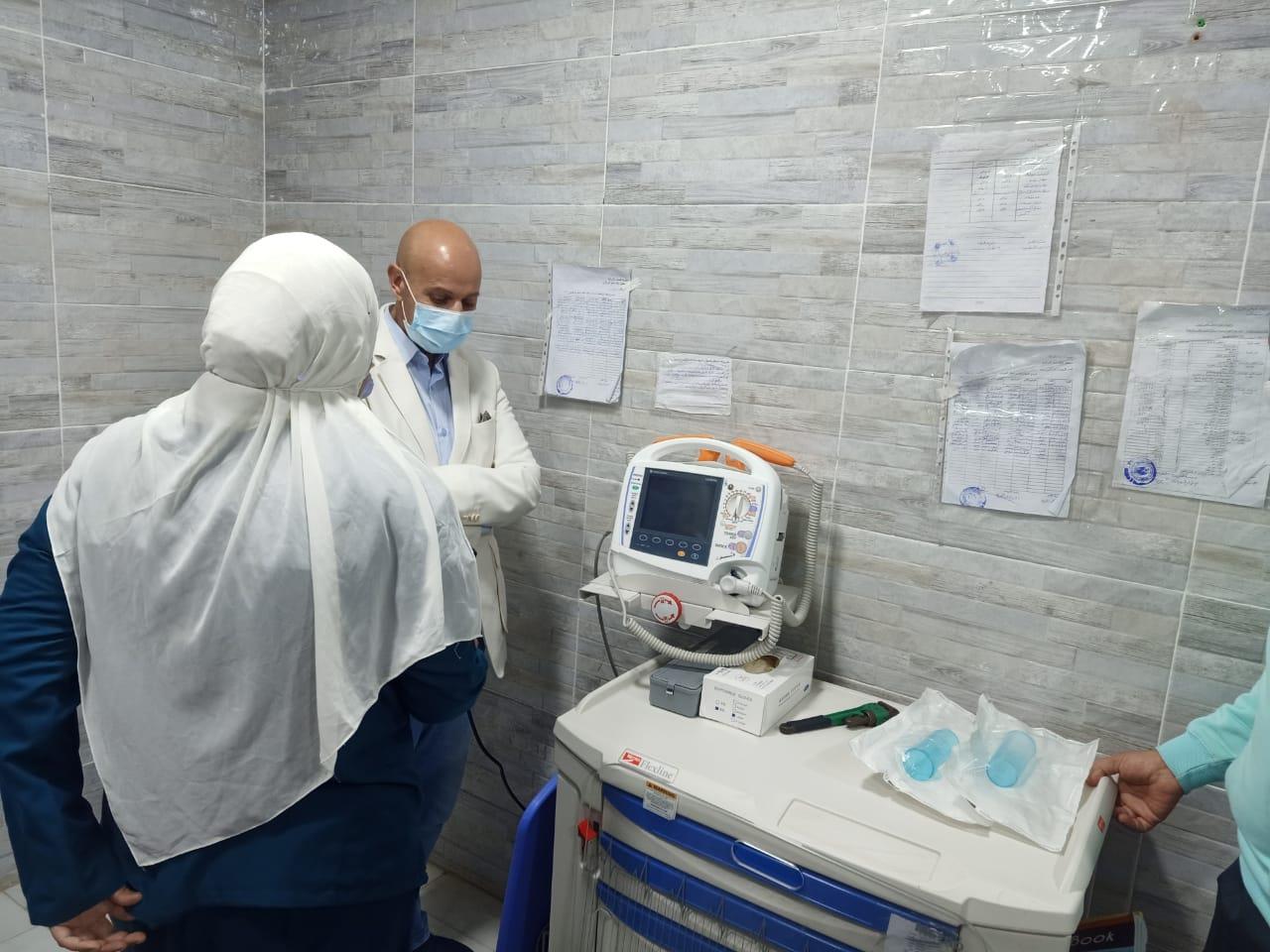 وكيل وزارة الصحة بالشرقية يتفقد سير العمل بمستشفي أولاد صقر 