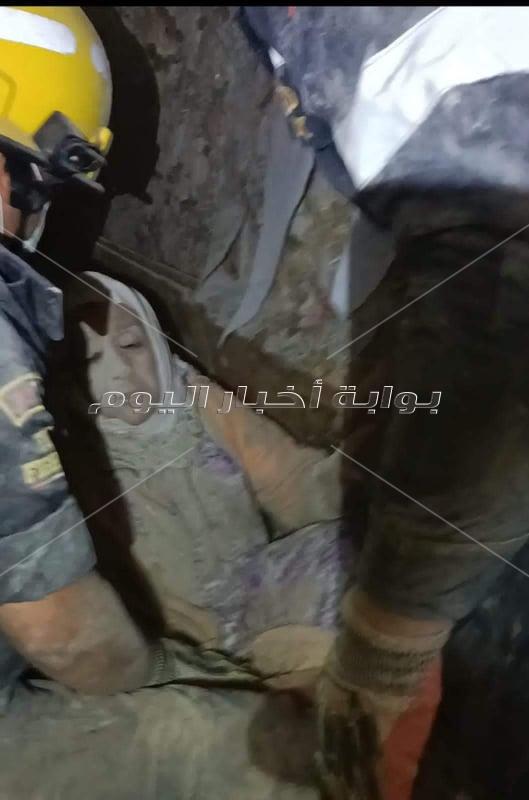 إصابة عجوز في انهيار سقف عقار في الإسكندرية