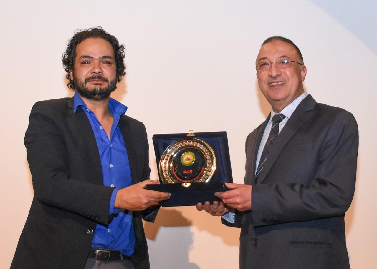 محافظ الإسكندرية يكرم الفائزين في مسابقة التصوير "إسكندرية في عيوننا"  
