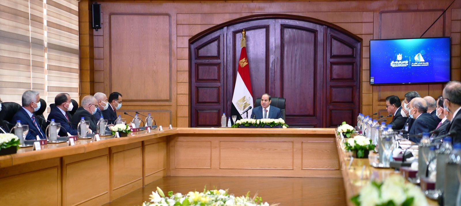 الرئيس السيسي يجتمع بالمجلس الأعلى للجامعات