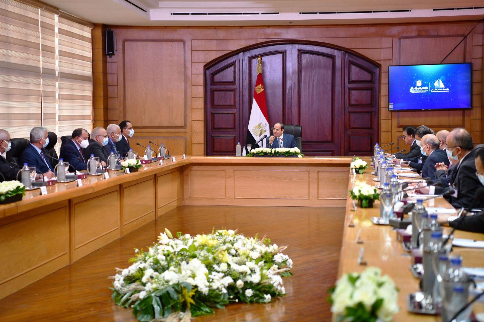 الرئيس السيسي يجتمع بالمجلس الأعلى للجامعات