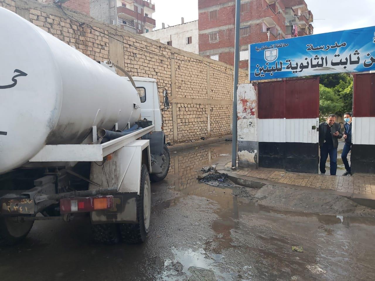 استنفار بأحياء الإسكندرية لتصريف الأمطار 