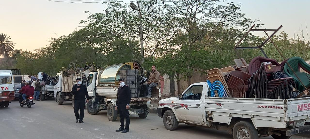 حملات رفع الباعة الجائلين بمحيط محطة مترو الجيزة