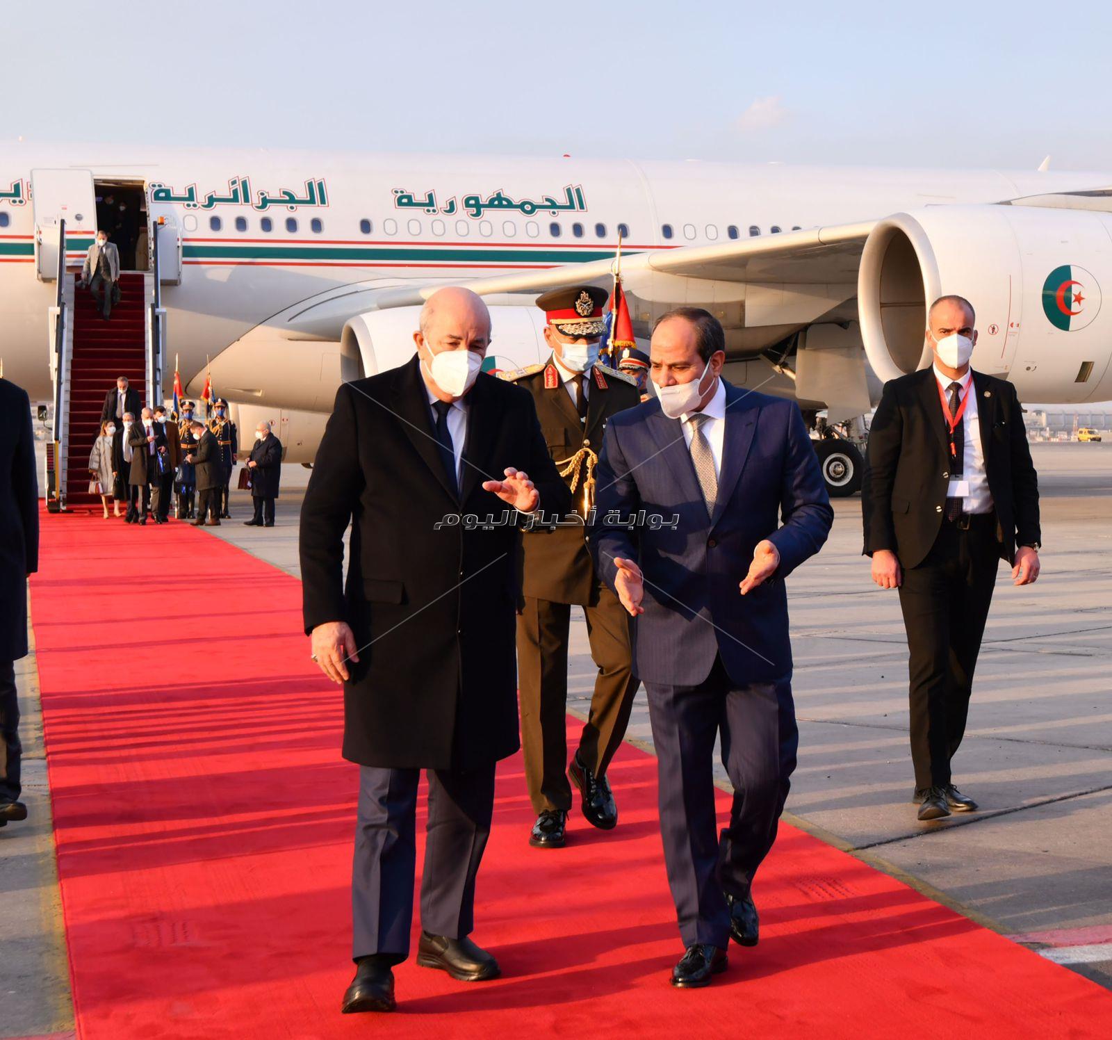  استقبال الرئيس تاسيسي لنظيره الجزائري بمطار القاهرة ‎‎