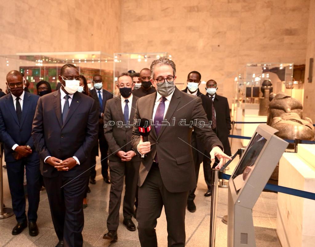 الرئيس السنغالي يحرص علي زيارة معالم مصر السياحية والاثرية