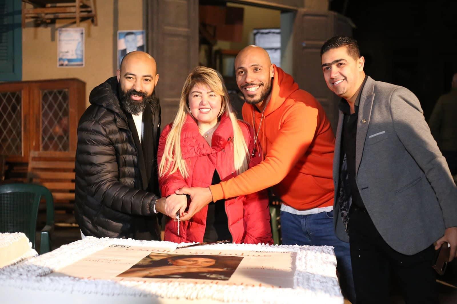 أبطال "بيت الشدة" يحتفلون بإنطلاق التصوير بمدينة الإنتاج الإعلامي 