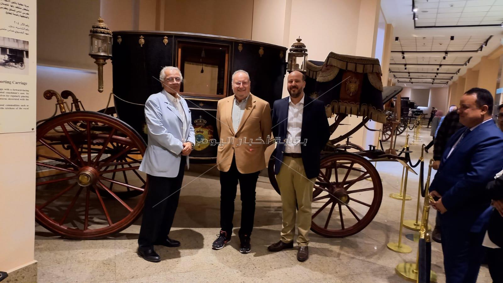 الملك احمد فؤاد يزور متحف المركبات الملكية