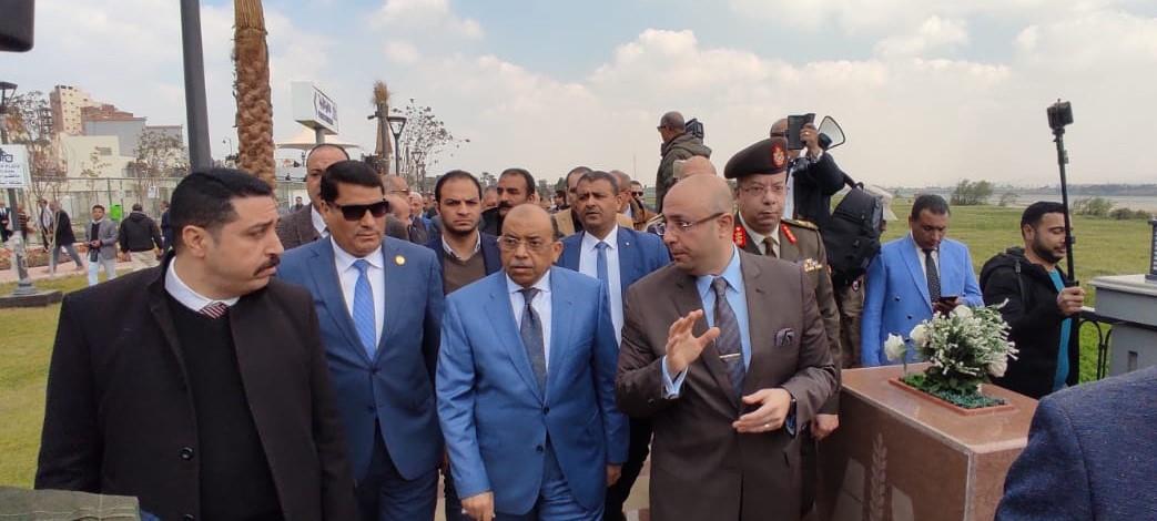وزير التنمية المحلية يفتتح كورنيش النيل السفلي ببني سويف بمناسبة العيد القومي