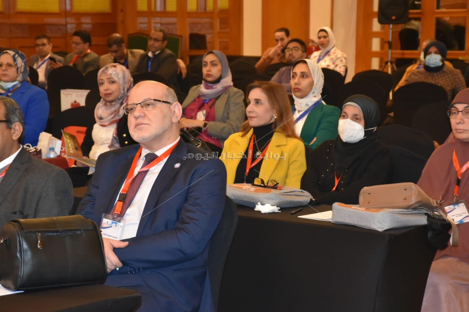 رئيس جامعة الأقصر يشهد افتتاح المؤتمر الدولي الثالث للغدة الدرقية