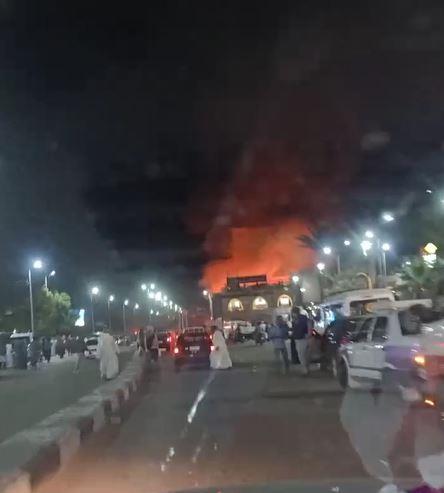 حريق ضخم بالقرب من مسجد سيدي عبد الرحيم القناوي بقنا