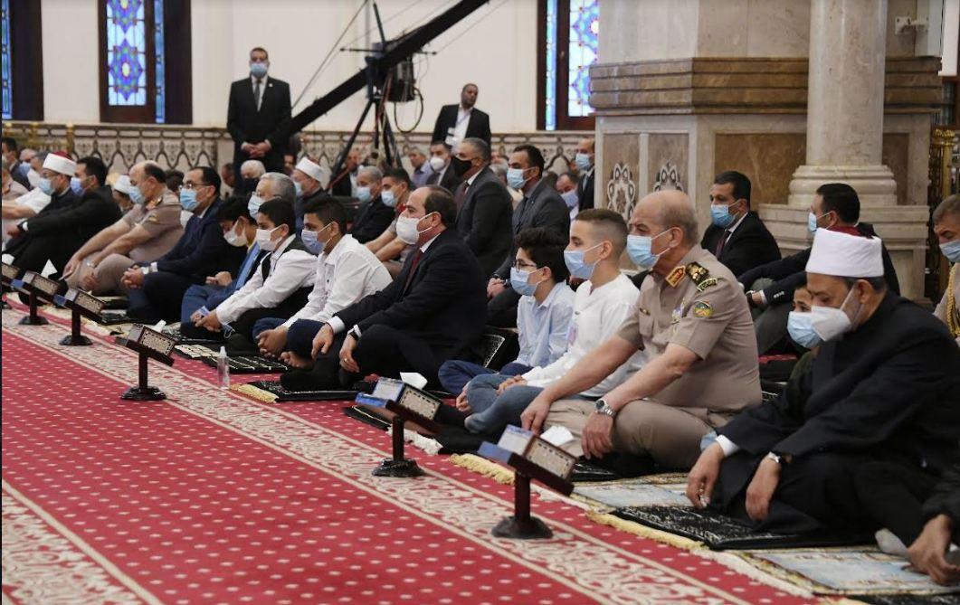 احتفال الرئيس بعيد الفطر وتكريم أسر الشهداء من الجيش والشرطة