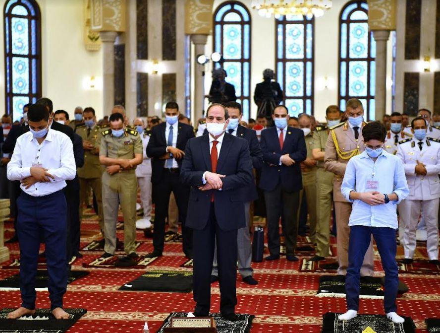 احتفال الرئيس بعيد الفطر وتكريم أسر الشهداء من الجيش والشرطة