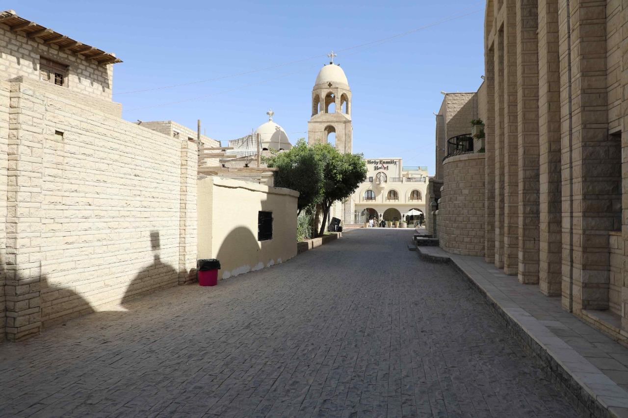 محافظ المنيا يتابع اللمسات النهائية لأعمال التطوير الشامل لمسار العائلة المقدسة بدير جبل الطير