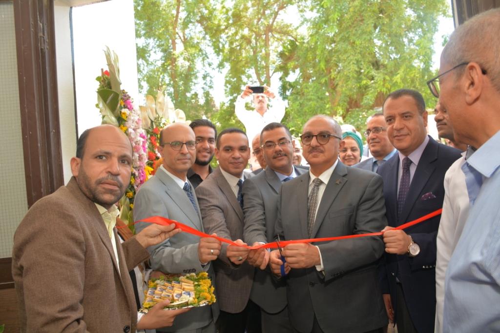 جامعة أسيوط تواصل احتفالها بثورة 30 يونيه بافتتاح مستشفى الطلاب الجامعى 
