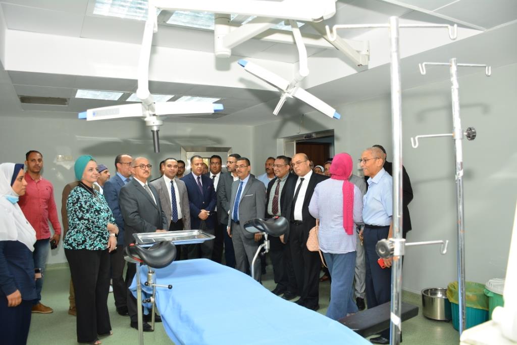 جامعة أسيوط تواصل احتفالها بثورة 30 يونيه بافتتاح مستشفى الطلاب الجامعى 