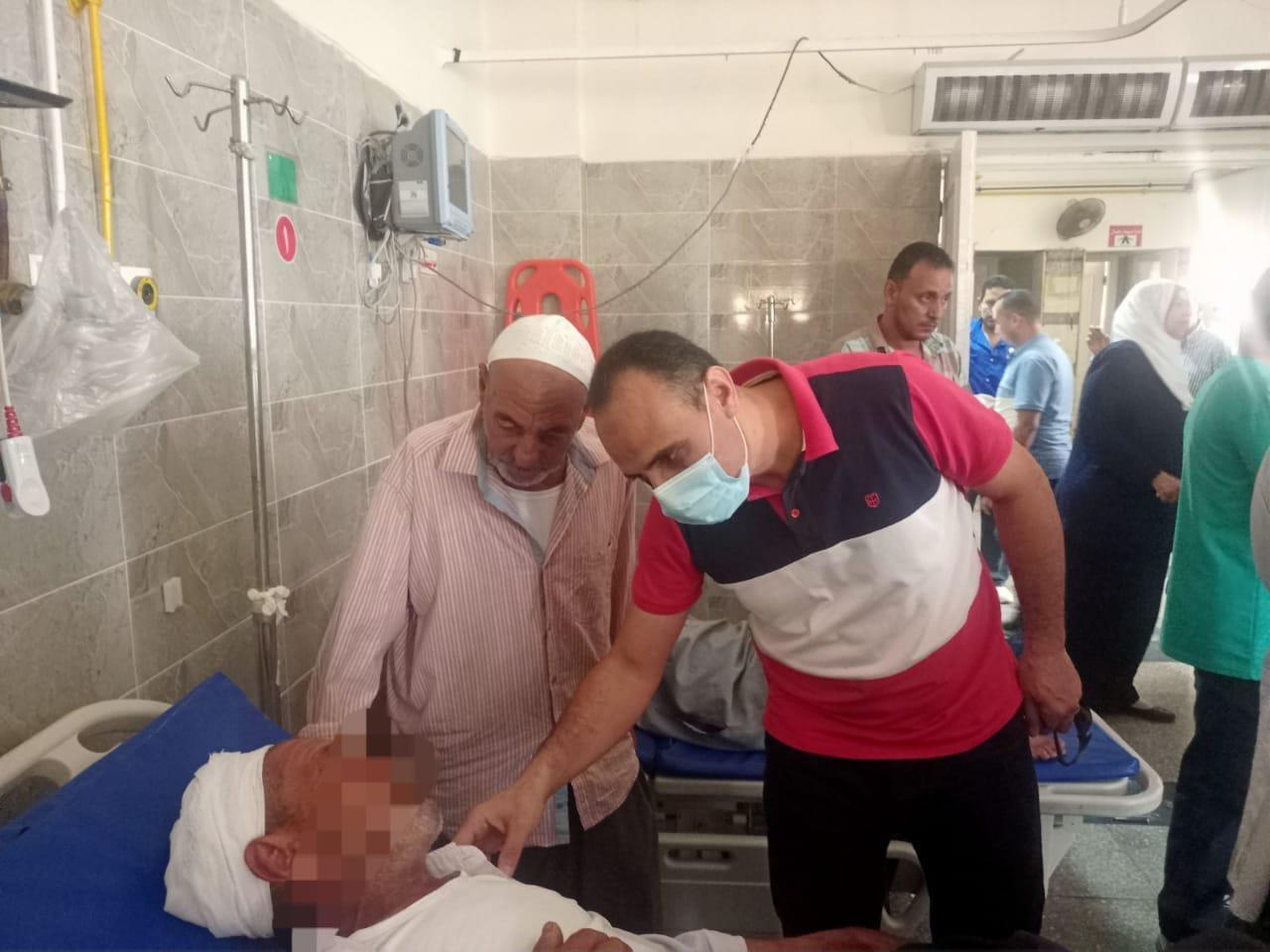 وكيل وزارة الصحة بالبحيرة يتفقد سير العمل داخل مستشفى رشيد 