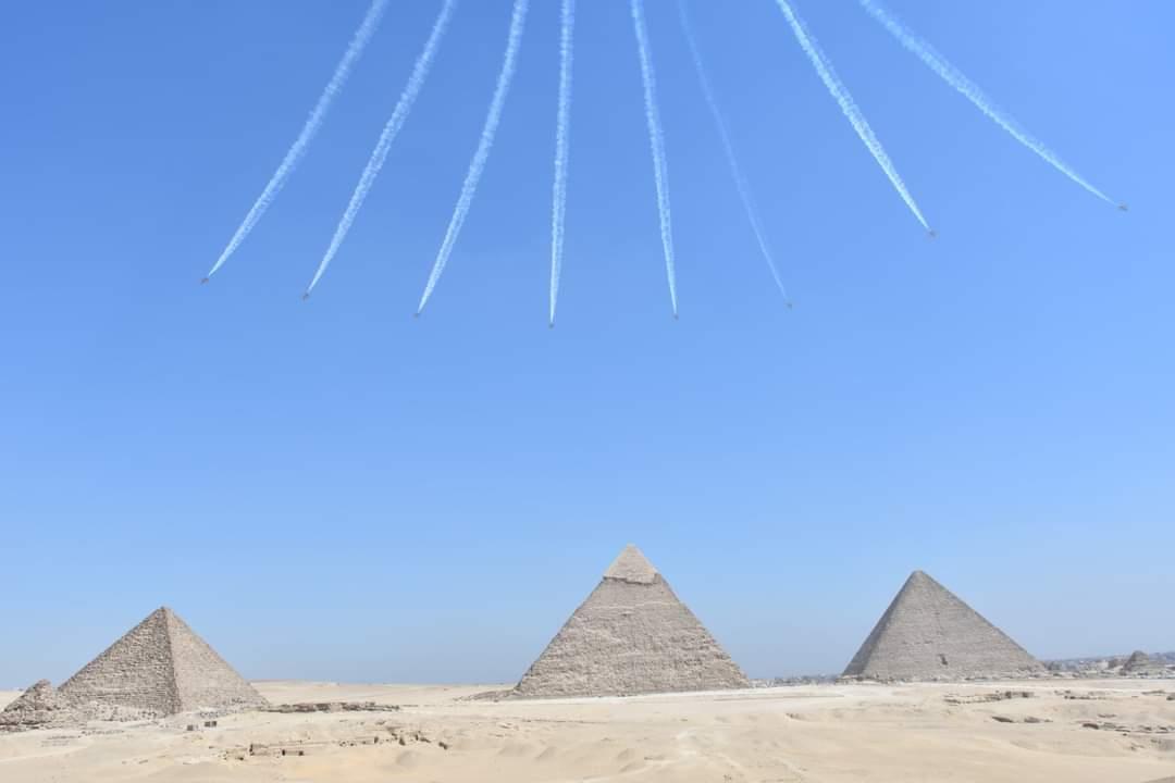 إنطلاق فعاليات العرض الجوى «المصرى - الكورى الجنوبى» فوق سفح الأهرامات