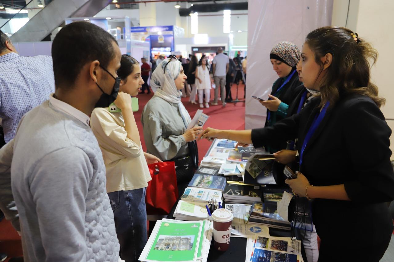 جامعة عين شمس راع بلاتيني بمعرض أخبار اليوم للتعليم العالي
