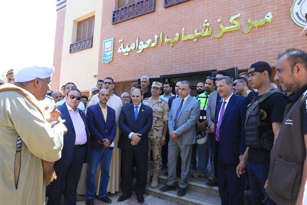 محافظ سوهاج يتفقد مشروعات المبادرة الرئاسية لتطوير الريف المصري " حياة كريمة "بقرية "العوامية "