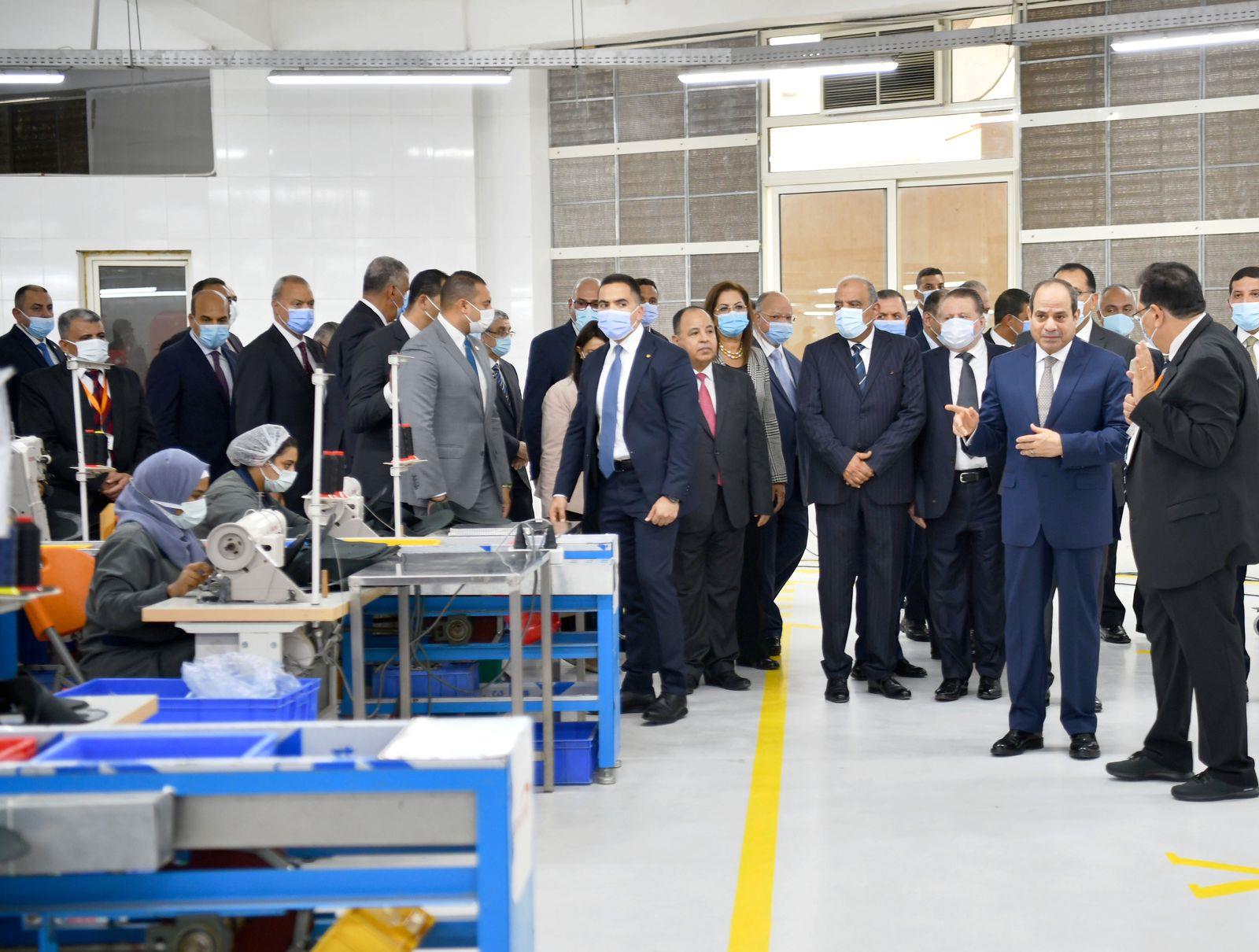الرئيس السيسي خلال افتتاح عدد من المشروعات القومية 